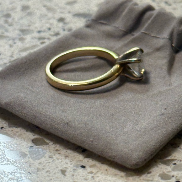 Gold Diamond Ring - Picture 4 of 6